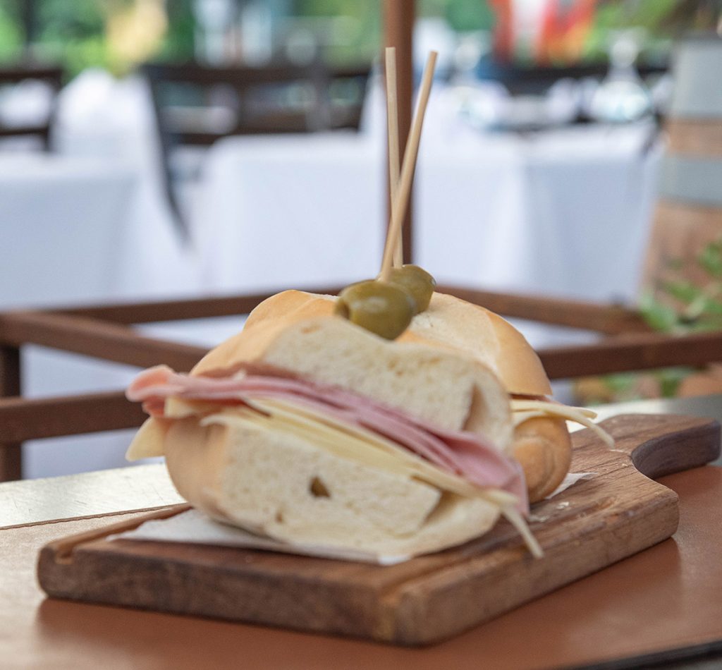 Sándwich Jamón y Queso